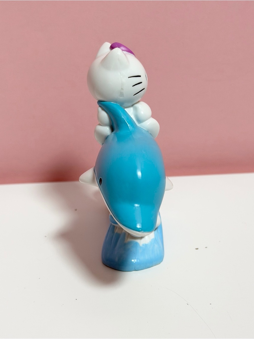 Vintage Sanrio hello kitty on dolphin figurine - Picture 2 of 5